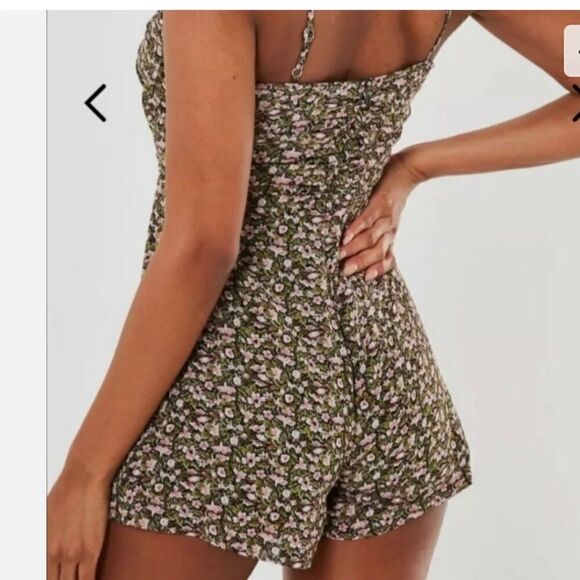 MISSGUIDED ROMPER FLORAL PRINT - Picture 11 of 15